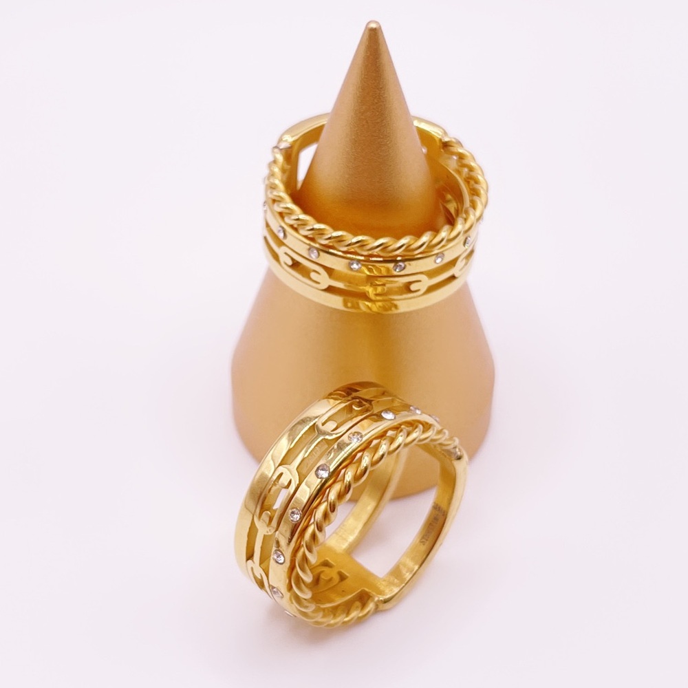 Elegant Gold Ring